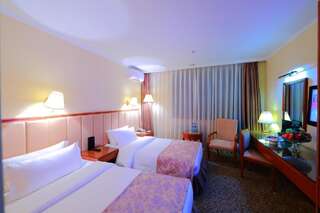 Курортные отели Jannat Resort Alamedin Двухместный номер с 1 кроватью или 2 отдельными кроватями-5